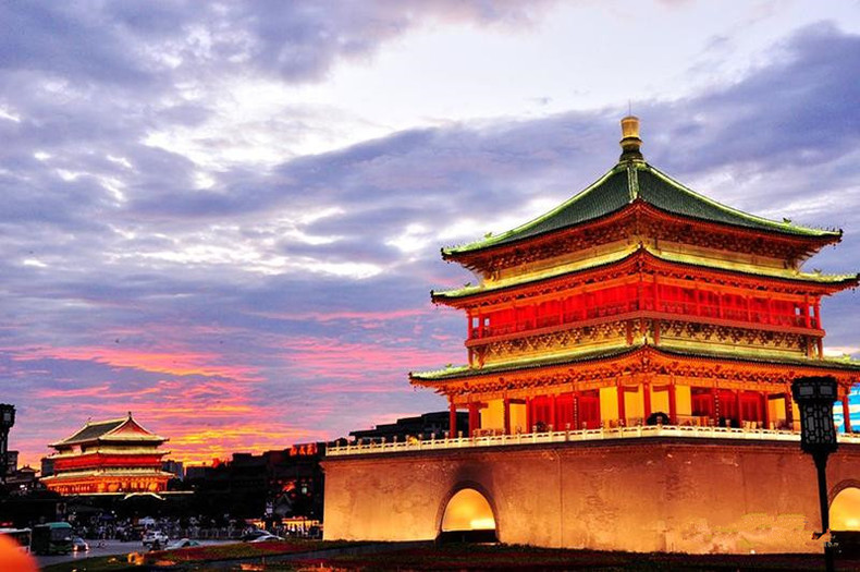 西安旅游热线电话(厦门旅游投诉热线电话)